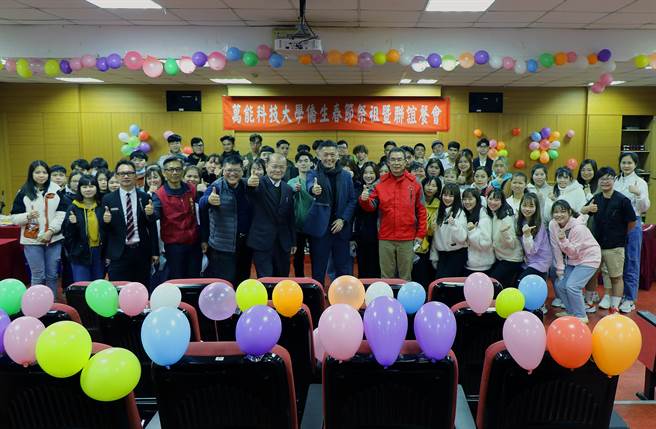 万能科大举办侨生联欢祭祖。(万能科大提供／吕筱蝉桃园传真)