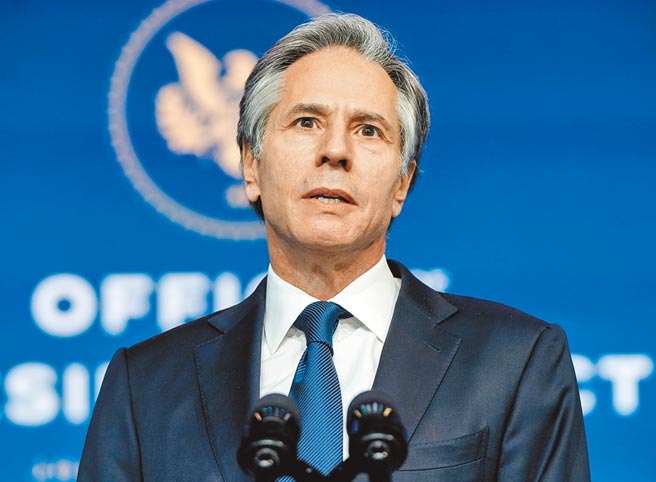 即将离任的美国国务卿蓬佩奥8日首次与获得美国总统当选人拜登提名出任新国务卿的布林肯会面，图为布林肯。（路透）