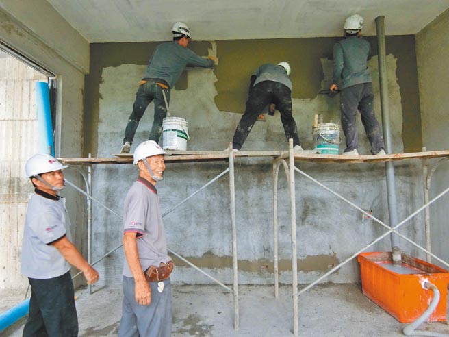 国内公共工程长期以底价制度决标，几乎是预算8折，难因应市场变化。（卢金足摄）