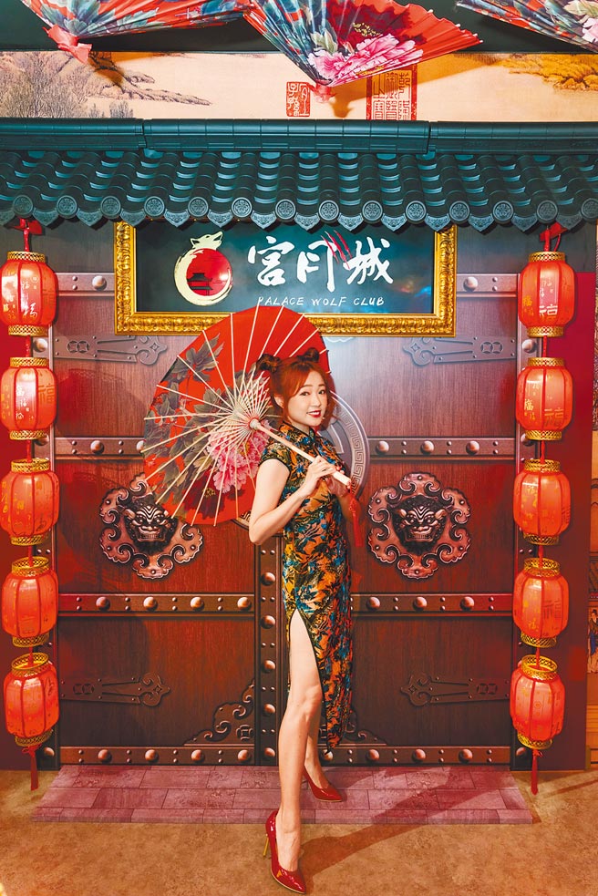 丫头投资的第10个副业桌游店昨开幕。（宫月城提供）