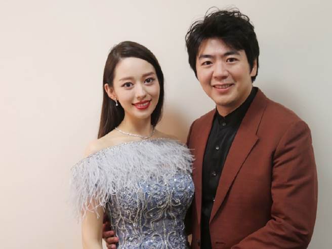 郎朗與混血妻子吉娜愛麗絲在去年10月宣布肚皮有喜，小倆口將升格當新手爸媽。（圖／取材自吉娜愛麗絲微博）