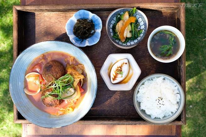 好好吃饭的经典必点，狮子头套餐吃得到好滋味。(图／行遍天下提供)