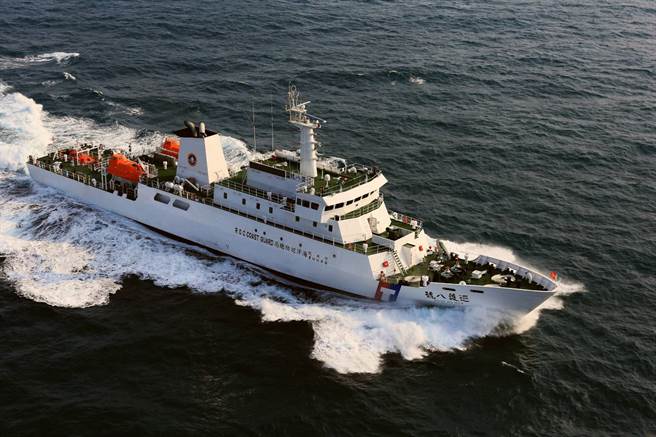 海巡署今（11日）派出巡護八號，前往夏威夷救援永裕興18號漁船。（圖／海巡署提供）