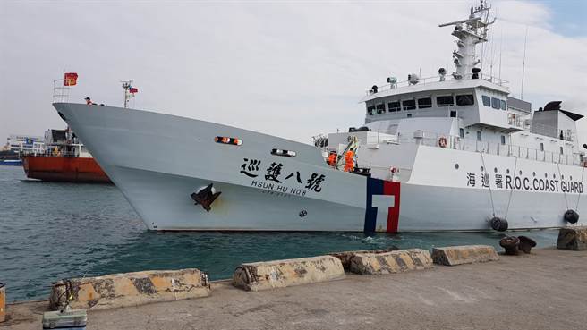海巡署今（11日）派出巡護八號，前往夏威夷救援永裕興18號漁船。（圖／海巡署提供）