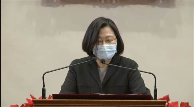  蔡英文总统接见全国商店杰出店长及台湾连锁暨加盟协会干部代表(总统府提供)