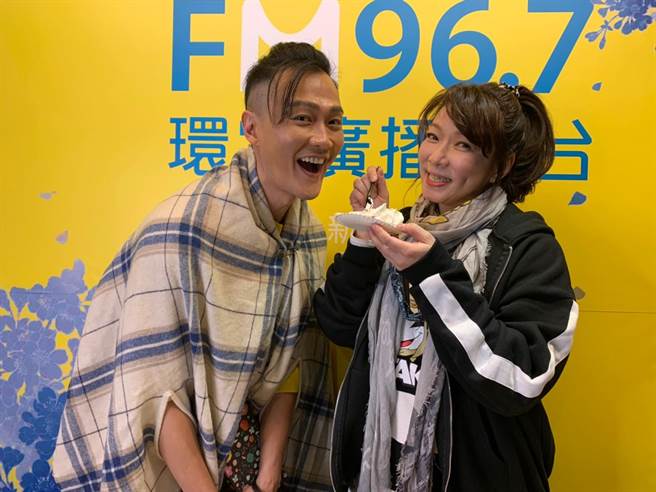 林俊逸今迎接41岁生日，赵咏华送上红内裤祝贺。（FGC远雄创艺提供）