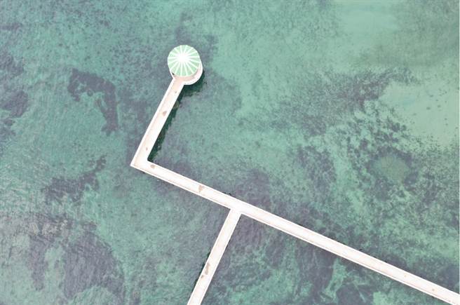 小池角双曲桥 Xiaochijiao。(图／大块文化提供)