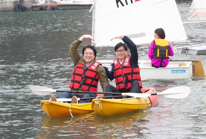 高雄市长陈其迈、基隆市长林右昌合体宣传国旅。（图／摘自陈其迈脸书）