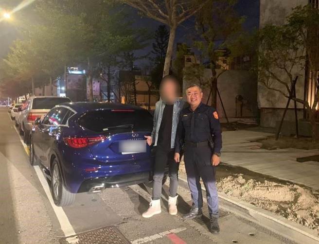 台中市一名男子焦急找不到爱车，暖警寒夜中徒步协助寻回。（民眾提供／卢金足台中传真）