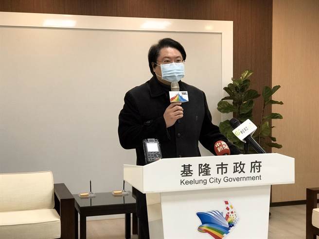 基隆市长林右昌表示，基隆未来需要新产业进入，若中央审查程序通过，市府会予以协助。（陈彩玲摄）