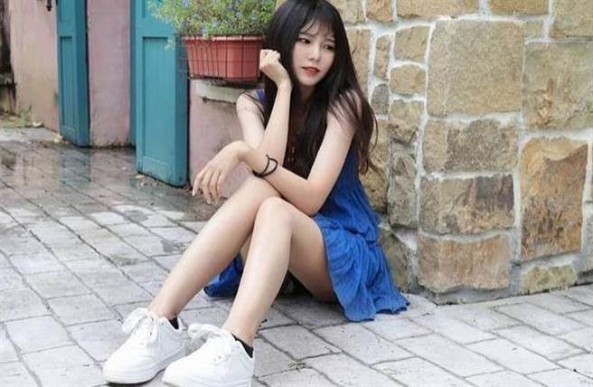 阿倪不仅长相甜美，长材也很逆天。(图/翻摄自阿倪IG)