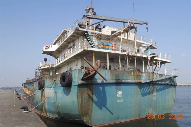 盗採海砂大陆籍「长鑫36号运砂船」，5139万元溢价法拍出。（澎湖地检署提供／陈可文澎湖传真）