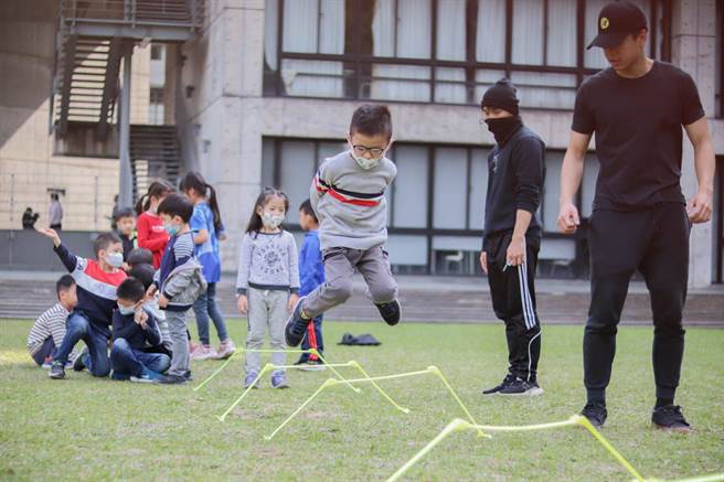实践大学教育推广部_小小忍者训练营。（美福提供）