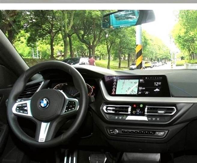 儿买进口车母低收资格遭取消 妇人闹公所叫嚣 坐上BMW走人（示意画面／资料照片）