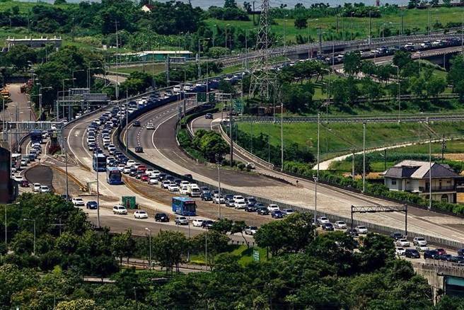 國道5號。（本報資料照／李忠一攝）