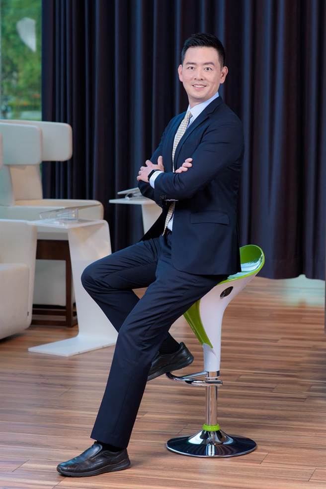 （渣打银行财富管理主管陈太龄介绍「渣打优先退」退休规画服务。图／业者提供）