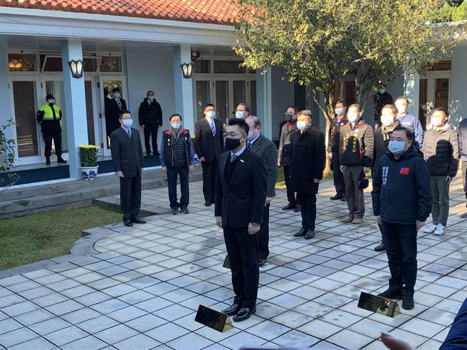 今日是故总统蒋经国逝世33周年，国民党主席江启臣今前往大溪头寮追思。（黄婉婷摄）