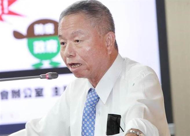 前衛生署長楊志良（見圖）向來敢言，但他對染疫醫師的評論惹怒醫界，醫師怒轟，他們在前線努力防疫，背後卻被用力捅刀。(資料照片 鄭任南攝)