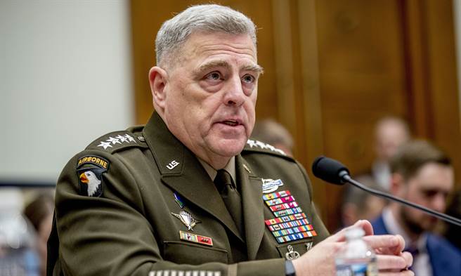 美軍參謀首長聯席會議（JCS）主席米利（Mark Milley）等最高層美軍將領周二罕見發函譴責煽動與暴力。（美聯社）