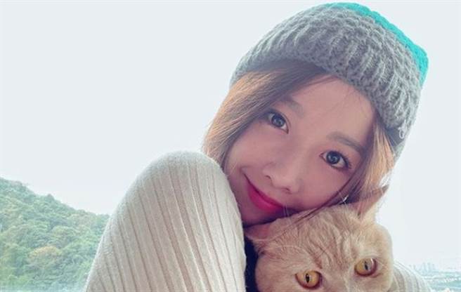 邵雨薇臉蛋姣好、氣質清新。（圖／FB@邵雨薇）