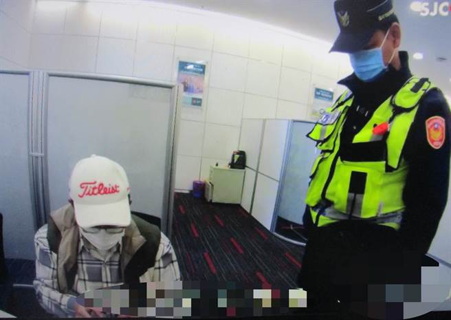 南市警一分局员警日前接获疑似诈骗案，到场了解后机警化解。（警一分局提供／李宜杰台南传真）