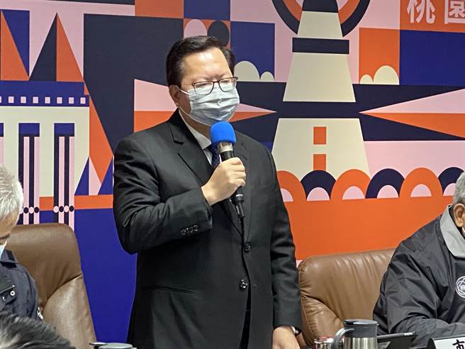 桃園市長鄭文燦強調一直有和衛福部長陳時中熱線，市府一直都配合中央，也不會超過中央對疫情的描述，重申和陳時中溝通無障礙。(蔡依珍攝)