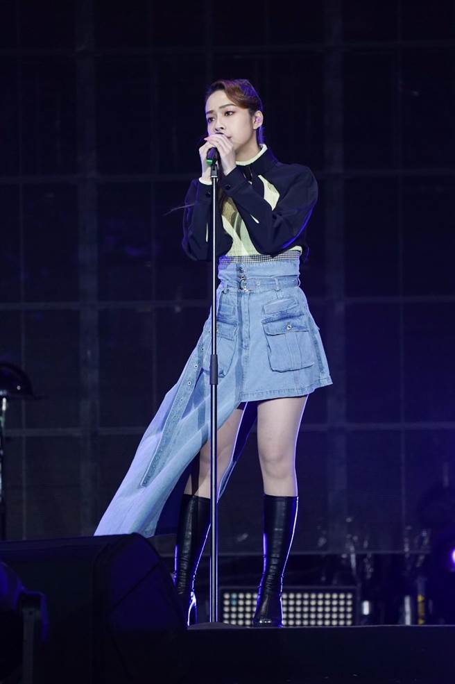 告五人主唱犬青。（提供相信音乐）