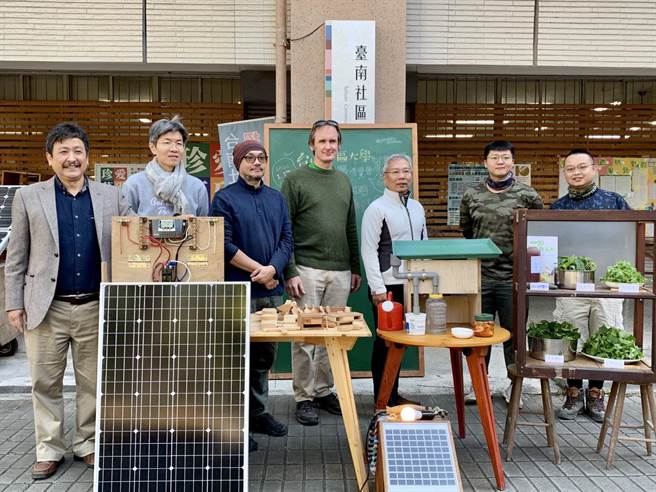 台南社大将于17日下午2点到5点，于台南市立文化中心假日广场举办《风险社会下的学习指南：教与学博览会》。（李宜杰摄）