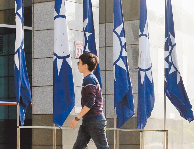 國民黨立委蔣萬安主張政府應返還威權時期不法取得的人民財產，提案修法賦予法源依據，引發熱議。不具名藍委指出，輿論雖然叫好，但蔣萬安的提案等於間接承認促轉會與黨產會的正當性，圖為國民黨中央黨部。（本報資料照片）