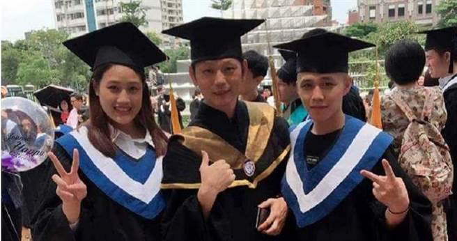 台北体育大学毕业的陈宽晋（中）锺情拳击，所以在大学拳击教练陈宪权请他至花莲任教时，他立刻舍弃健身房高薪教练工作一口答应。（图／翻摄陈宽晋脸书）