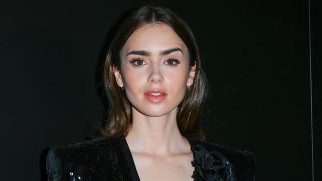 莉莉柯林斯(Lily Collins)近日在IG上晒出美照吸引目光。（图／达志影像）