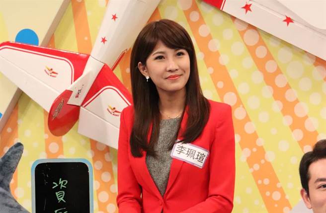 中天美女主播李佩瑄分享转战网路播新闻的趣事。（图／小明星大跟班）
