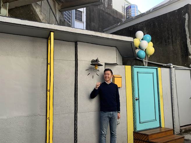 位于新竹市第三信用合作社后方的「西市仔」，经过青年建筑师改造妆扮，摇身一变成最夯网美打卡点，市长林智坚也忍不住前往打卡。（陈育贤摄）