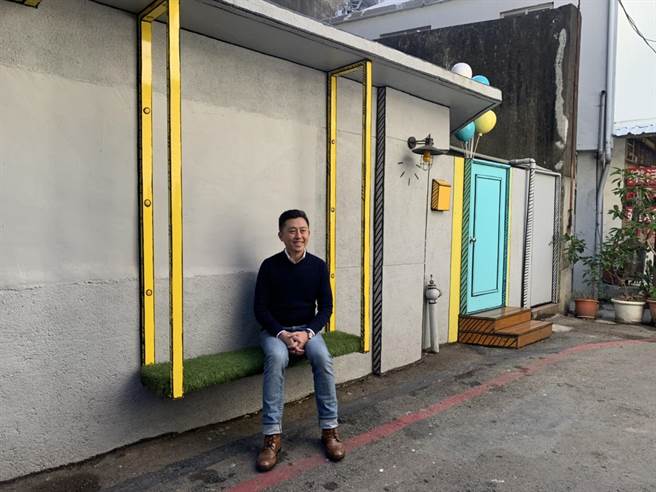 位于新竹市第三信用合作社后方的「西市仔」，经过青年建筑师改造妆扮，摇身一变成最夯网美打卡点，市长林智坚也忍不住前往打卡。（陈育贤摄）