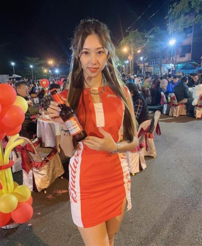 果凍是一名展場Show girl，在IG上擁有不少粉絲。（圖／翻攝自IG）