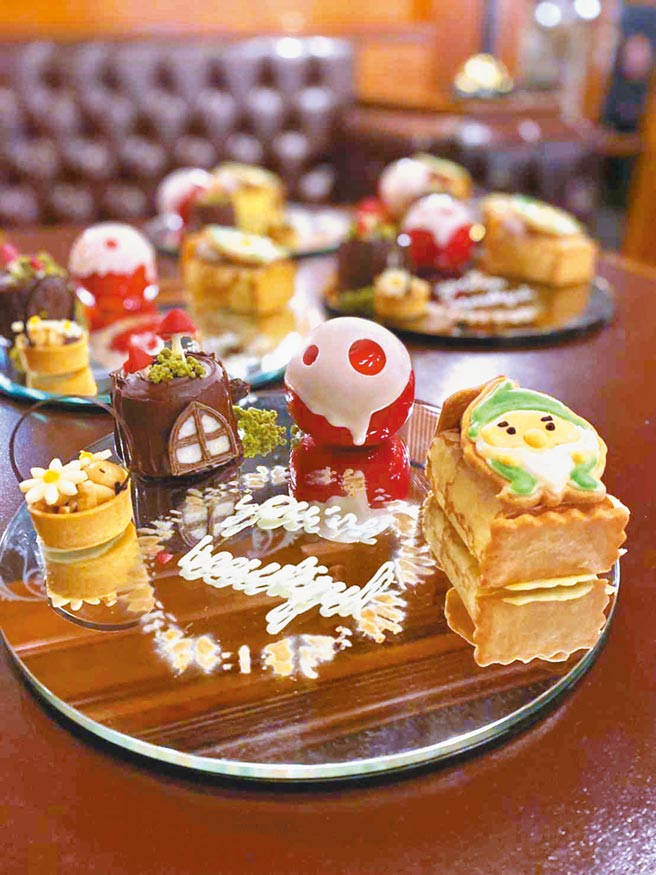 来巴赛丽厅享用「白雪公主魔镜午茶」，彷佛妳自己就是白雪公主。图／吴正弘