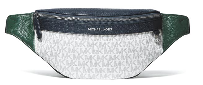 MMK老花 Logo斜背包，9700元。（MMK提供）