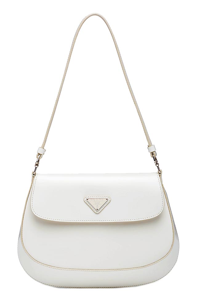 Prada Cleo翻盖手提肩背包，6万2000元。（Prada提供）