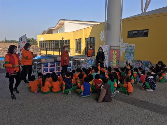 台南市官田区幼儿园小朋友参加防火防灾宣导活动。(读者提供／刘秀芬台南传真)