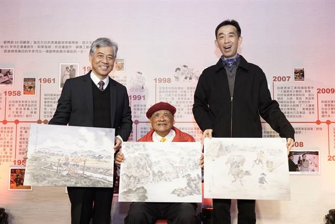 国宝漫画刘兴钦88回顾展，老中青粉丝齐聚拾回童心。(戴志扬翻摄)