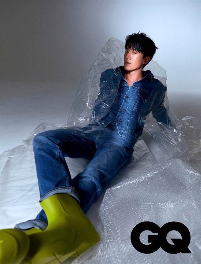 吴慷仁对于戏剧邀约不再凡事点头，重新拿回工作与生活的主导权。（GQ杂志提供）