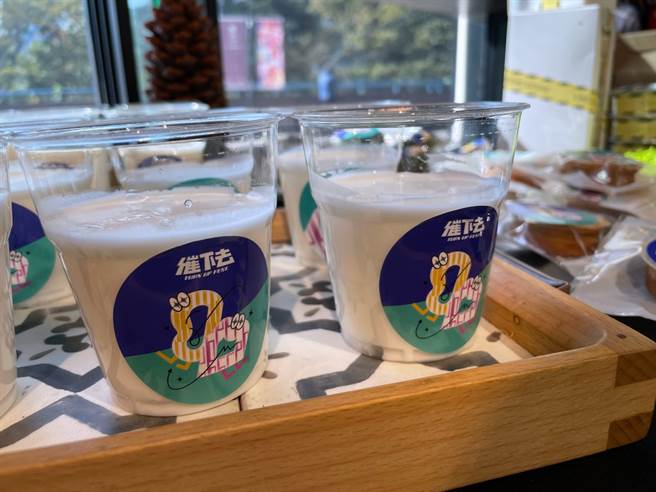 KKBOX催下去音樂節戶外市集部分內容今日率先展示，讓有興趣的朋友「聞香」。（黃慧雯攝）
