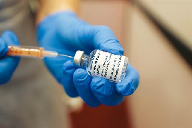 根據當前新型冠狀病毒肺炎防控需要，北京台商協會受北京市台辦的委託，今天發出《關於針對在京台胞第一批自願接種新冠病毒疫苗統計的通知》，對在京台胞自願接種新冠病毒疫苗進行登記。（示意圖，圖／路透資料照）