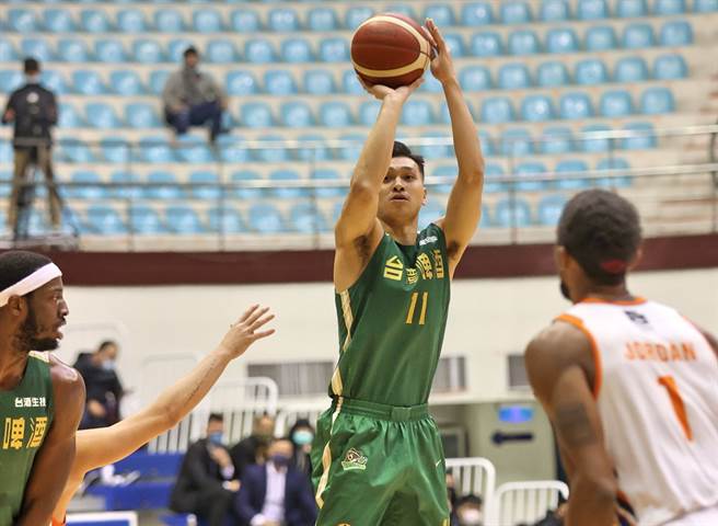 台啤射手黄聪翰15日攻下全场最高21分。(中华篮协提供)