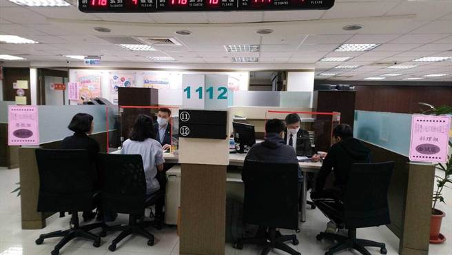 月薪上看56K！北市就服处送新春大礼包 更释出破千职缺。（北市劳动局提供／吴康玮台北传真）