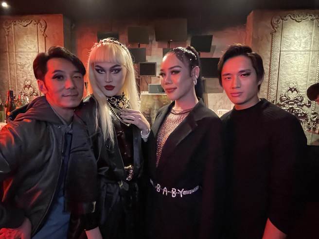 李李仁和陈泽耀受邀见识变装皇后的表演世界。（满满额提供）