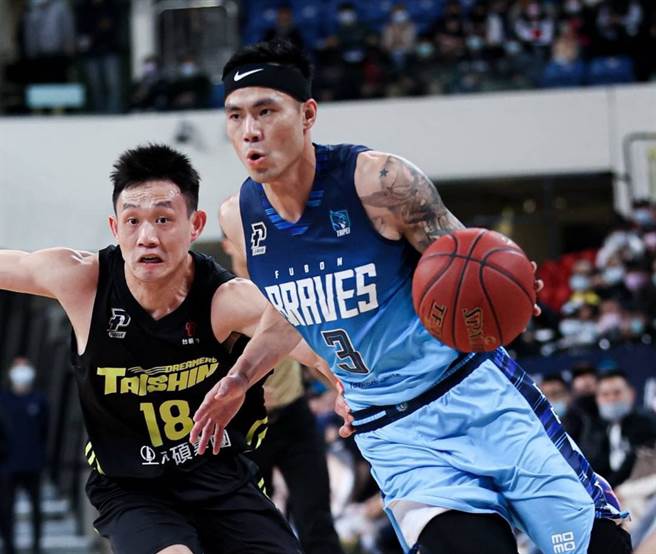 刚拿12月MVP的富邦后卫张宗宪，16日持续展现强大外线火力。(富邦勇士提供)