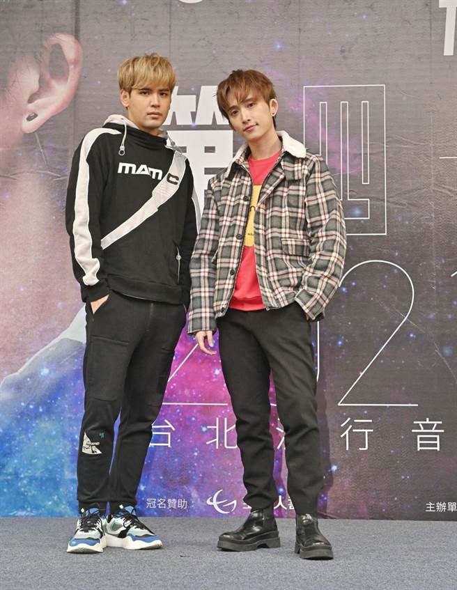 陳零九（左）丶邱鋒澤將合體舉辦「全球人壽九澤CP第四象限演唱會」。（盧禕祺攝）