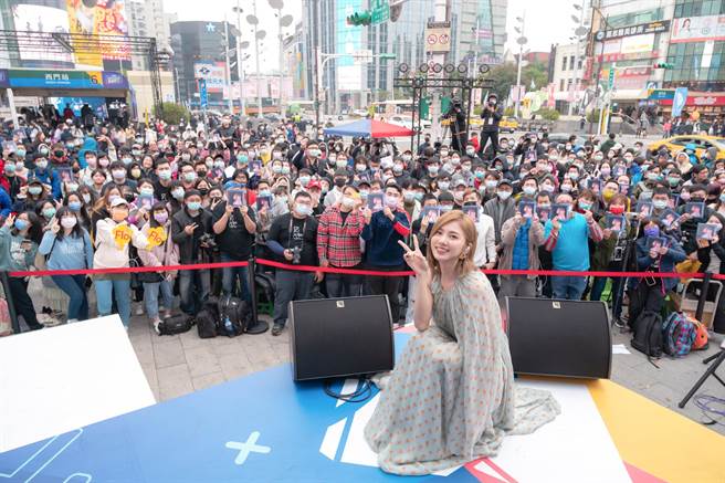 蔡黄汝16日在西门町举办签唱会。（宽宏音乐＆繁星浩月娱乐提供）