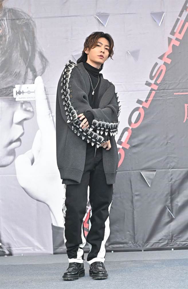 炎亚纶今办《摩登原始人》签唱会。（卢祎祺摄）